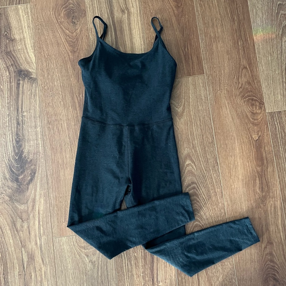 Beyond Yoga Uplevel Midi Jumpsuit (Darkest night)